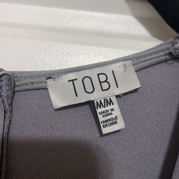 Tobi Low-V Dress - Picture 2 of 3